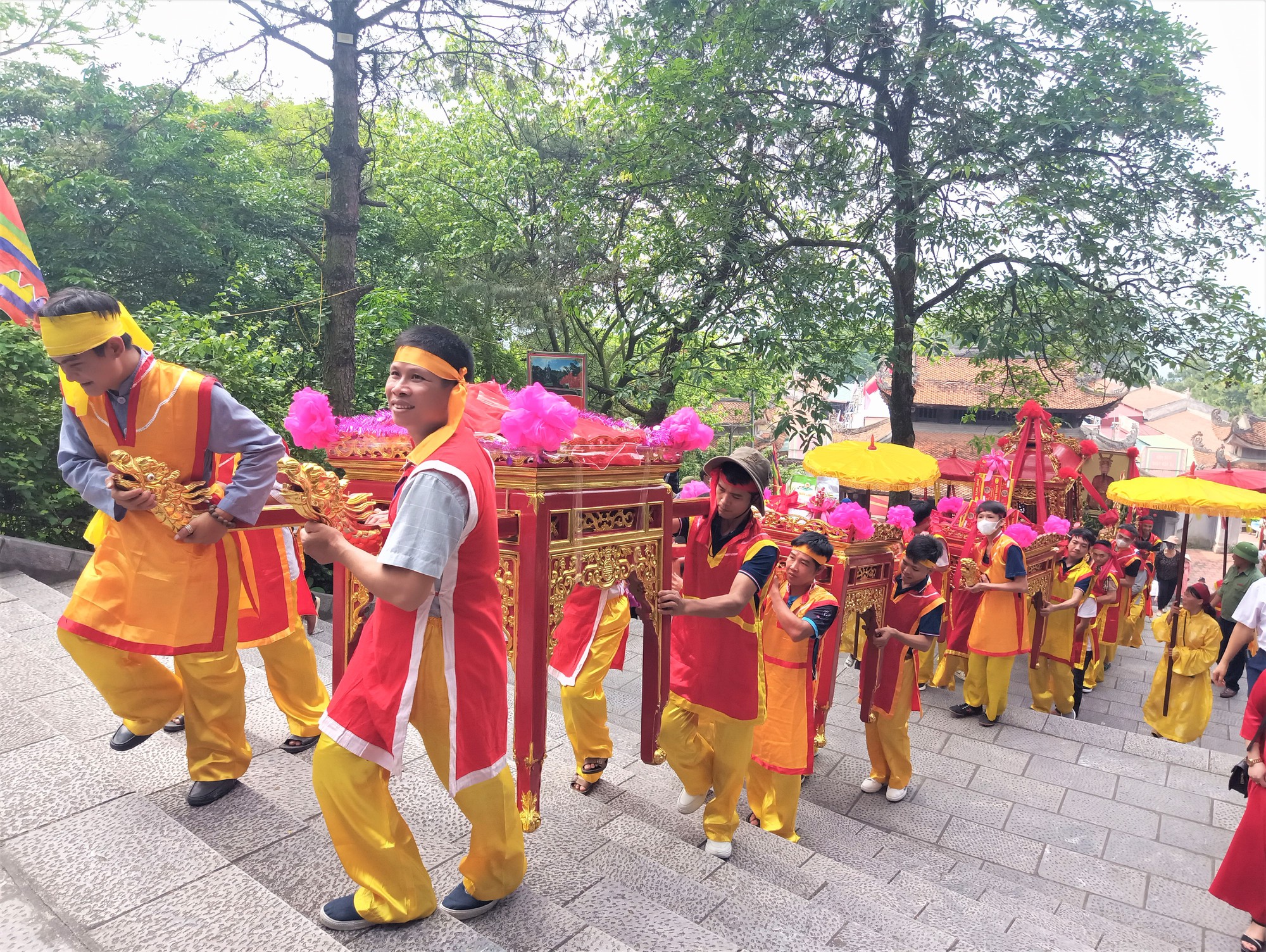 Hải Dương: Lễ hội đền Cao – An Phụ, tưởng nhớ An Sinh Vương Trần Liễu, thân phụ Hưng Đạo Đại Vương Trần Quốc Tuấn - Ảnh 2.