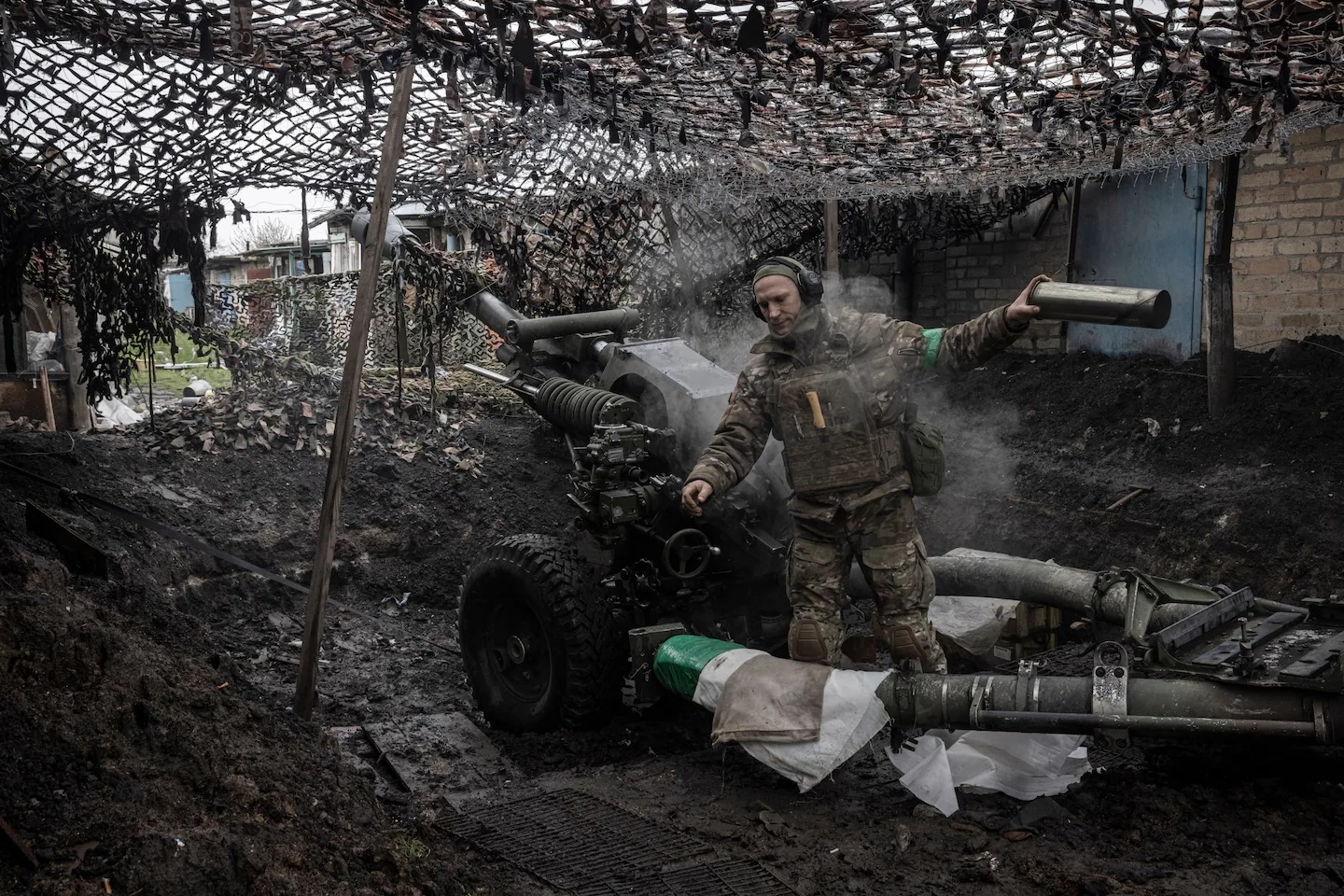 Nga dồn dập đánh phủ đầu, quyết dập tắt cuộc phản công của Ukraine - Ảnh 1.
