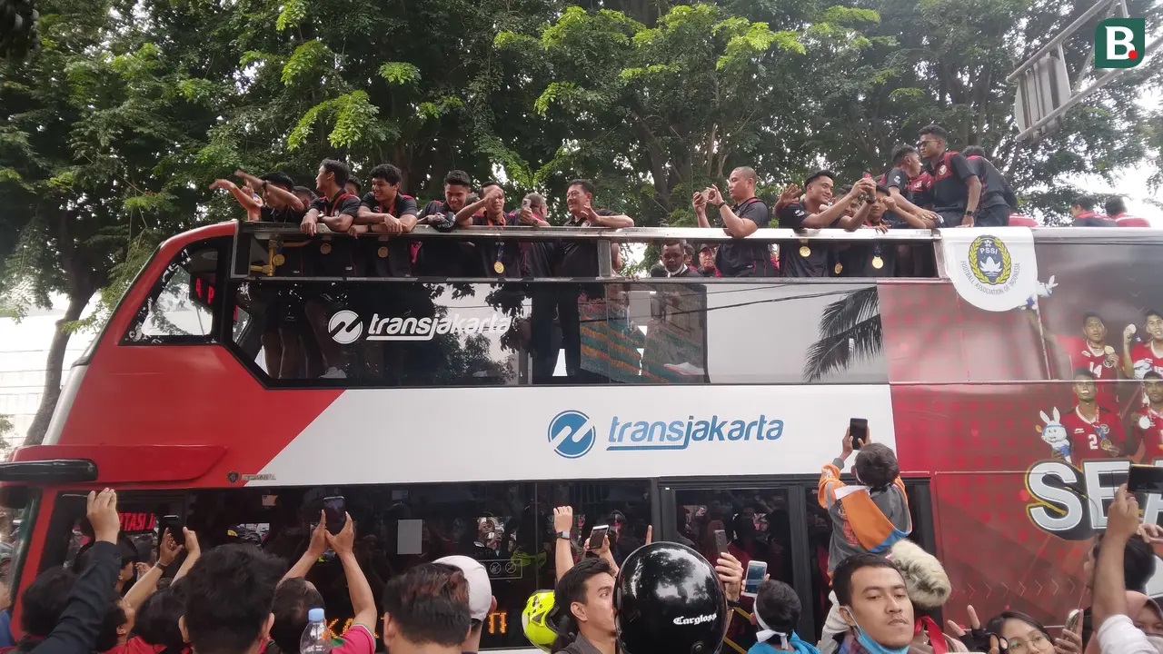 Clip: U22 Indonesia diễu hành mừng HCV SEA Games 32 - Ảnh 1.