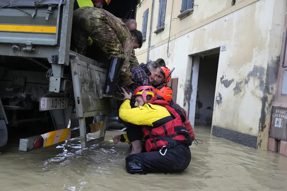 Trận lụt 'tồi tệ nhất thế kỷ' quét qua Italy - Ảnh 1.