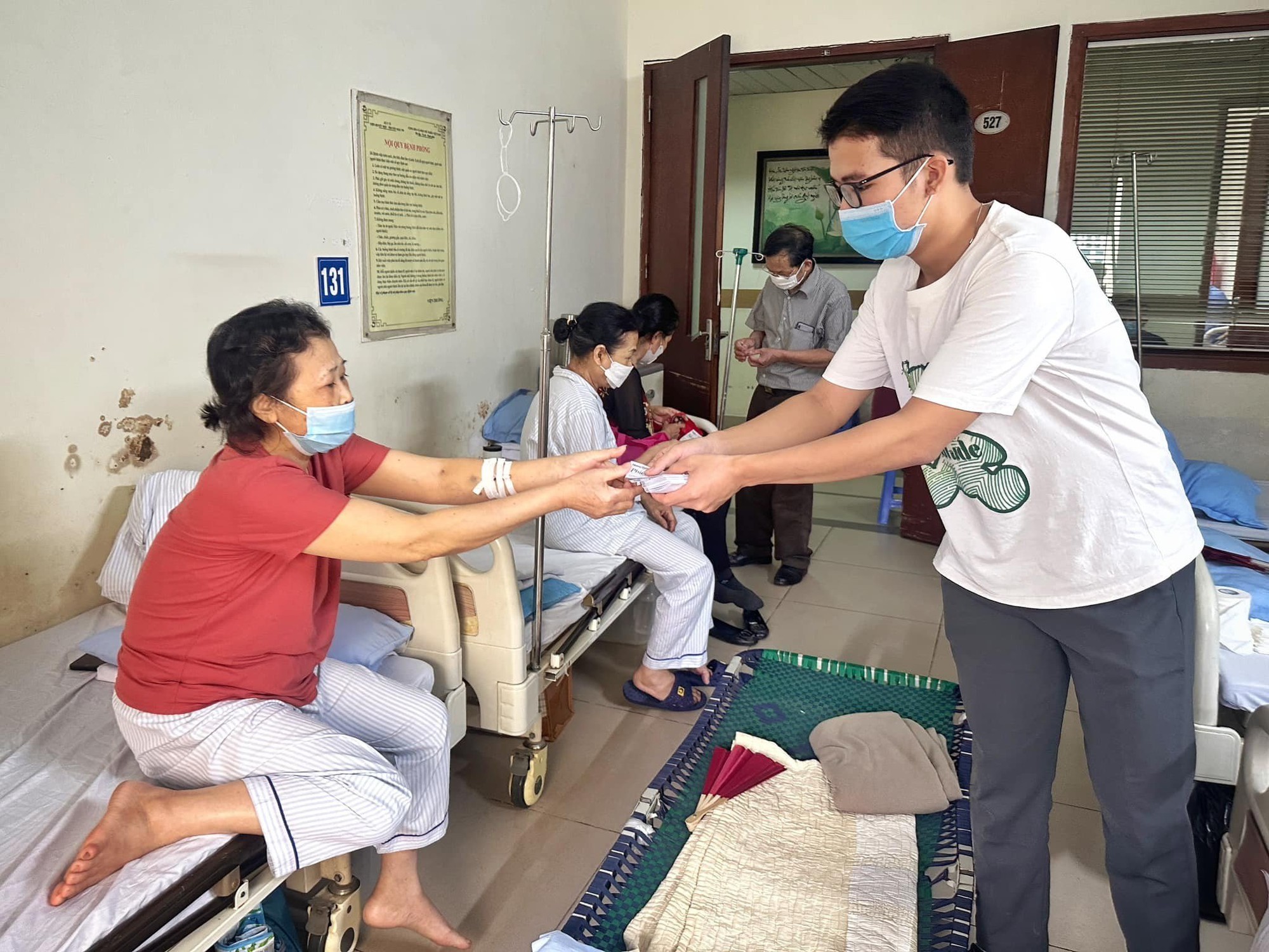 “Bữa cơm yêu thương” - điểm hẹn nhân ái  - Ảnh 4.