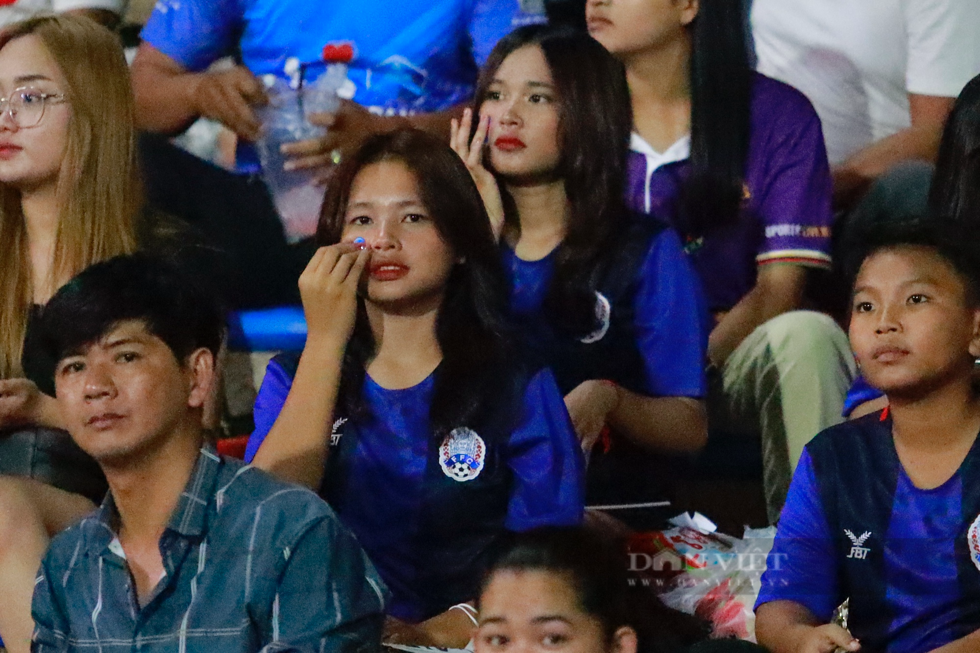 Dàn hot girl Campuchia khấy đảo sân Olympic  - Ảnh 1.