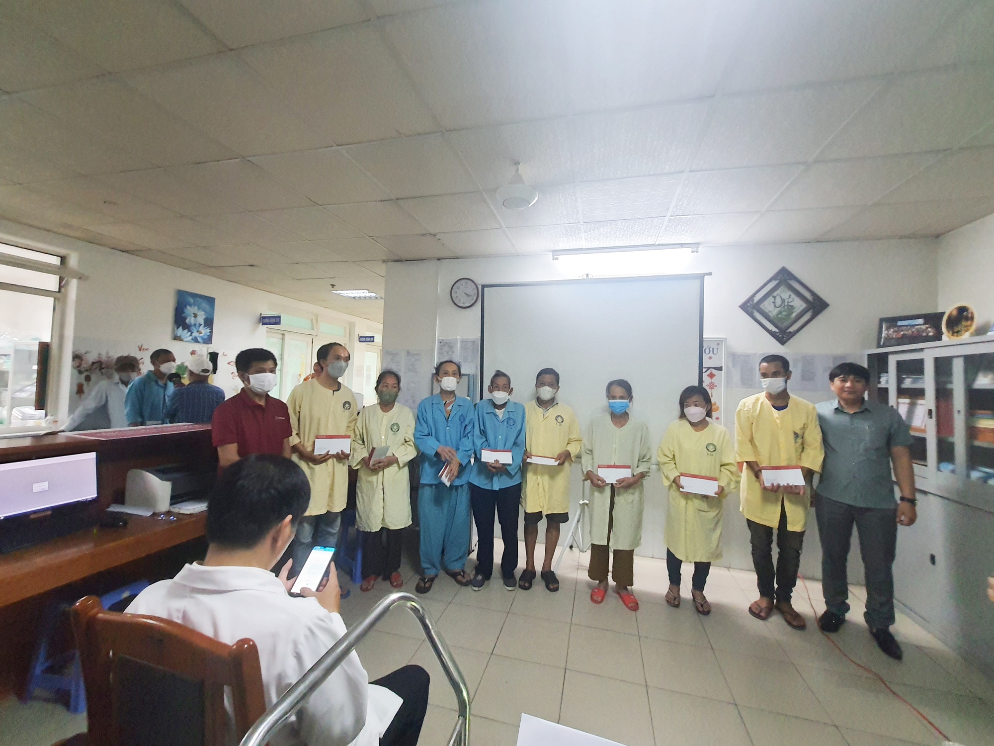 Agribank miền Trung tiếp sức cho bệnh nhân có hoàn cảnh khó khăn tại Bệnh viện Đà Nẵng - Ảnh 1.