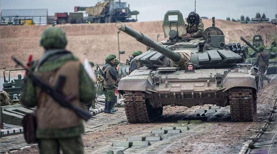 Tổng thống Chechnya khen xe tăng T-72 Nga &quot;tiện nghi như siêu xe Maybach&quot; - Ảnh 8.