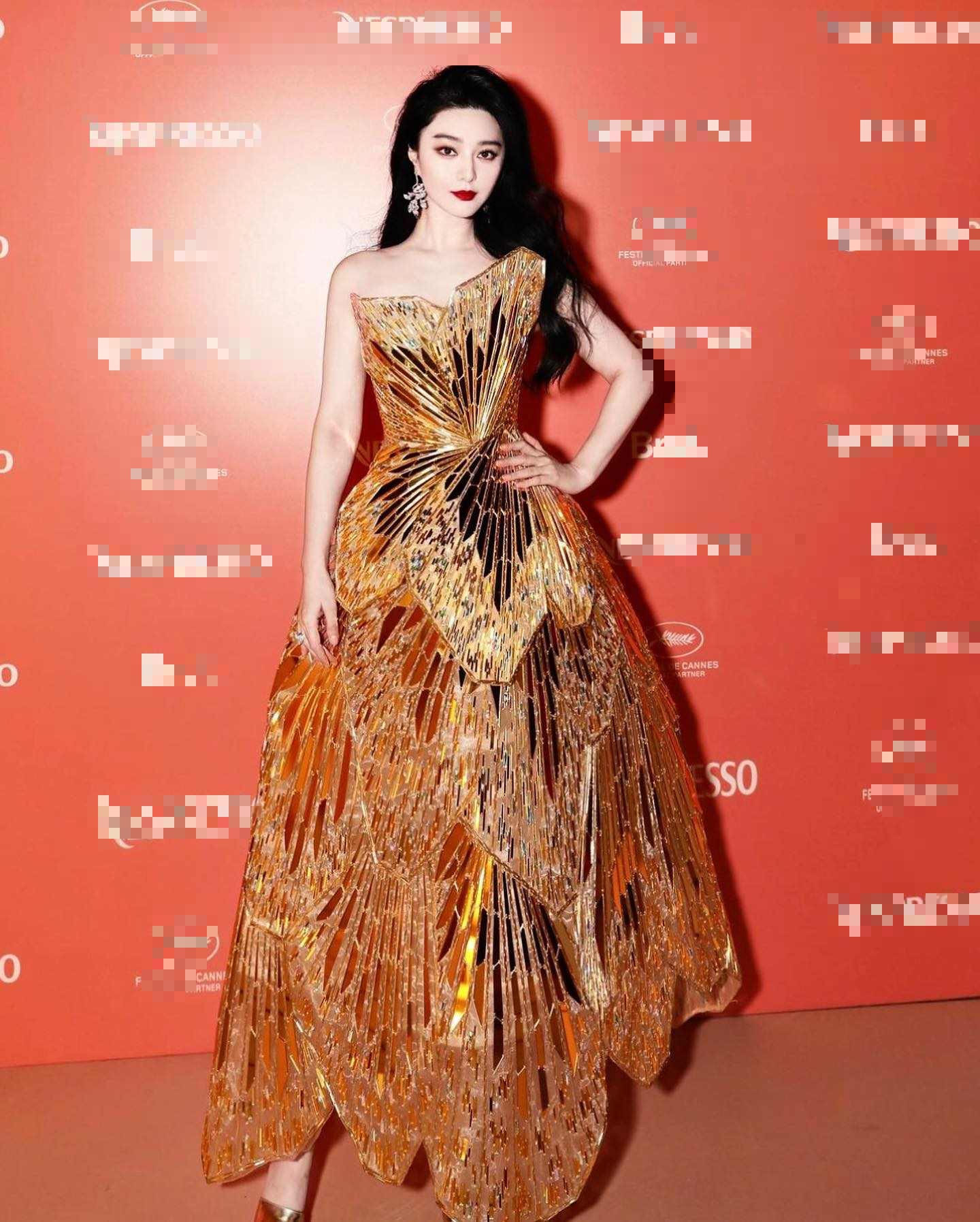 Phạm Băng Băng liên tục chọn váy của NTK Chung Thanh Phong ở LHP Cannes - Ảnh 4.