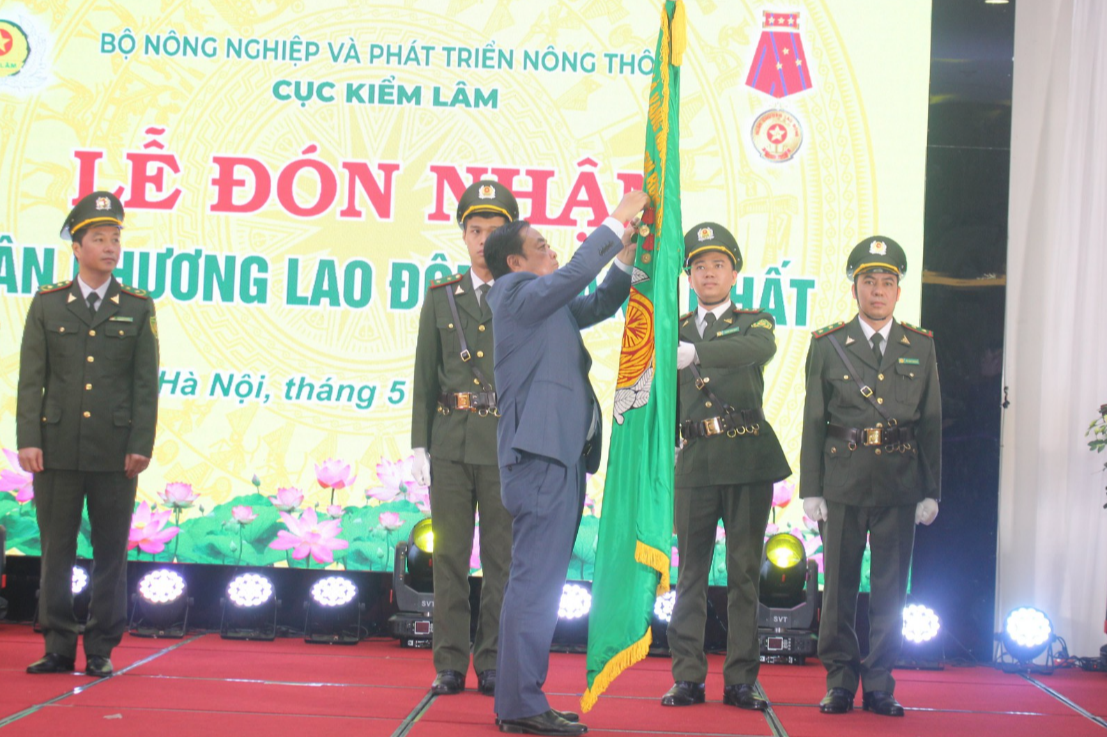 Cục Kiểm lâm được Chủ tịch nước trao tặng Huân chương Lao động hạng Nhất - Ảnh 1.