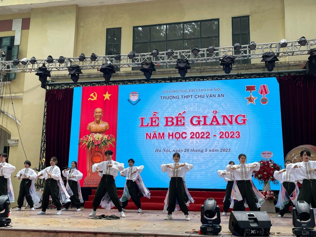 Hà Nội: Trường THPT Chu Văn An bế giảng năm học 2022 - 2023 - Ảnh 4.
