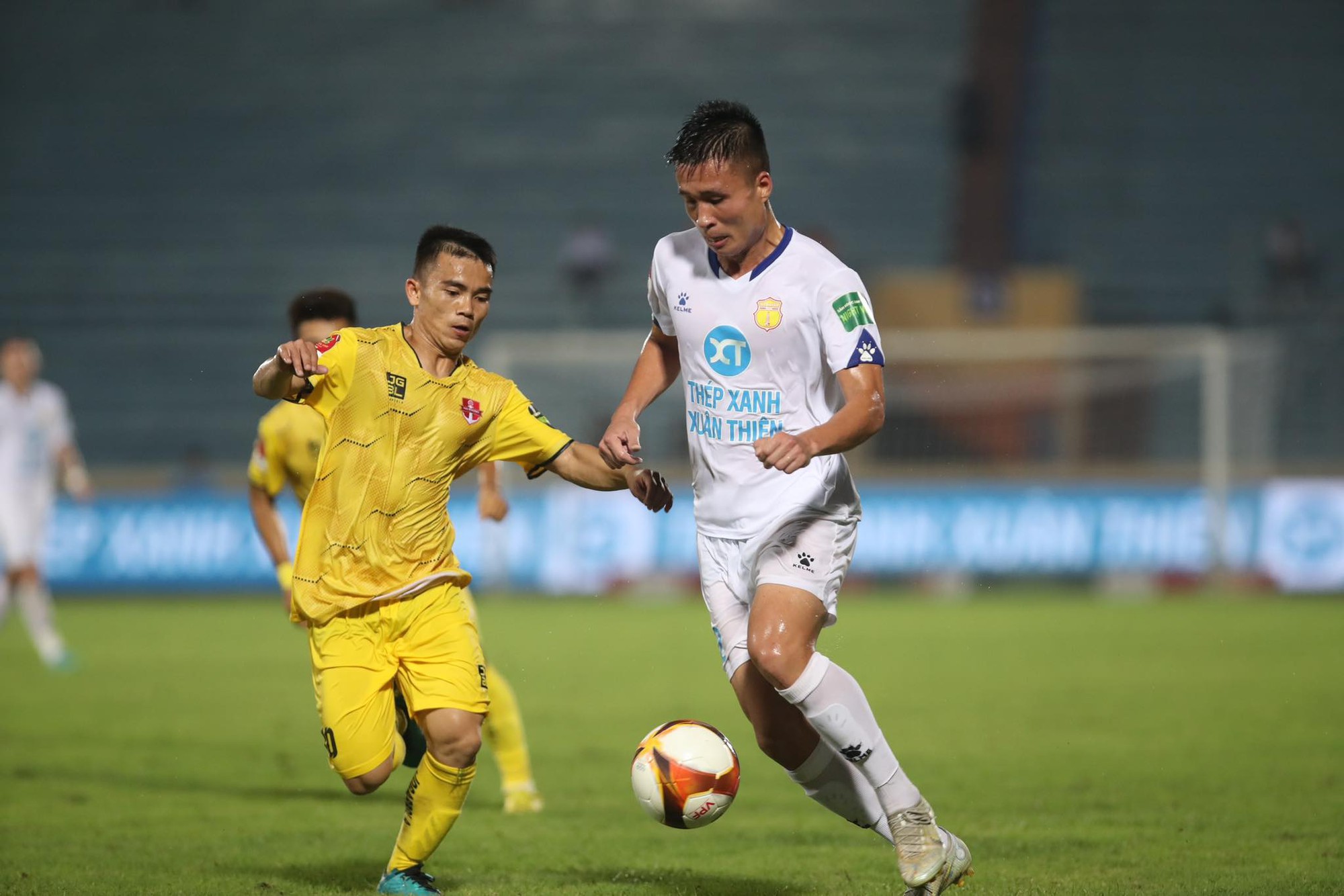 Nam Định FC cầm chân Hải Phòng FC ngày trở lại - Ảnh 10.