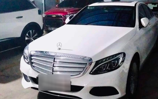 Xe Mercedes trượt đăng kiểm vì mặt ca-lăng &quot;lạ: Vì sao trung tâm đăng kiểm phải xin lỗi?