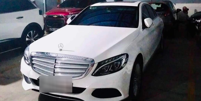 Xe Mercedes trượt đăng kiểm vì mặt ca-lăng &quot;lạ&quot;: Cục Đăng kiểm nói gì? - Ảnh 1.