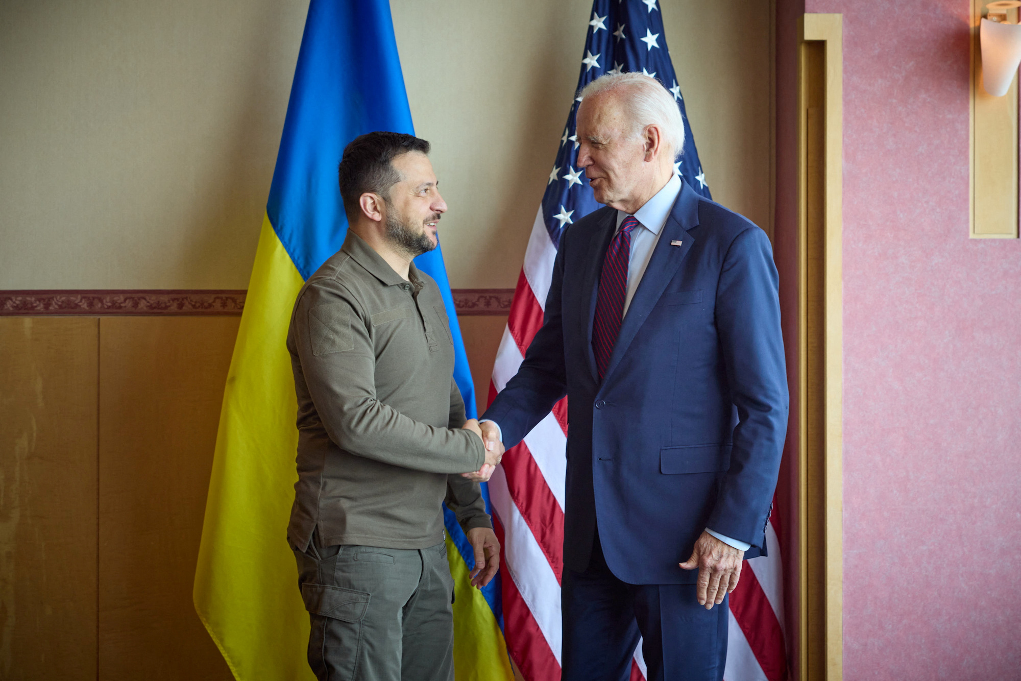Nhà Trắng tiết lộ nóng cuộc gặp giữa Biden và Zelensky với nhiều tin vui cho Ukraine - Ảnh 1.