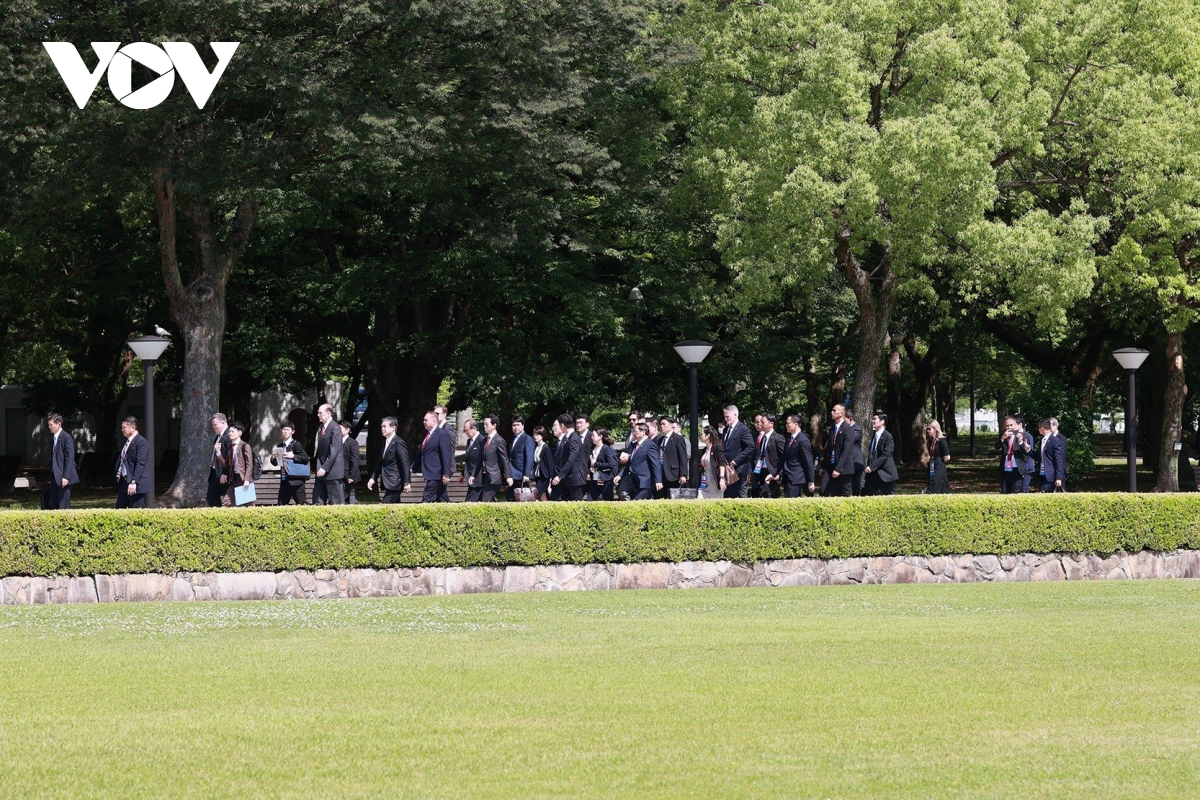 Thủ tướng Phạm Minh Chính cùng lãnh đạo G7 thăm công viên hòa bình Hiroshima - Ảnh 5.