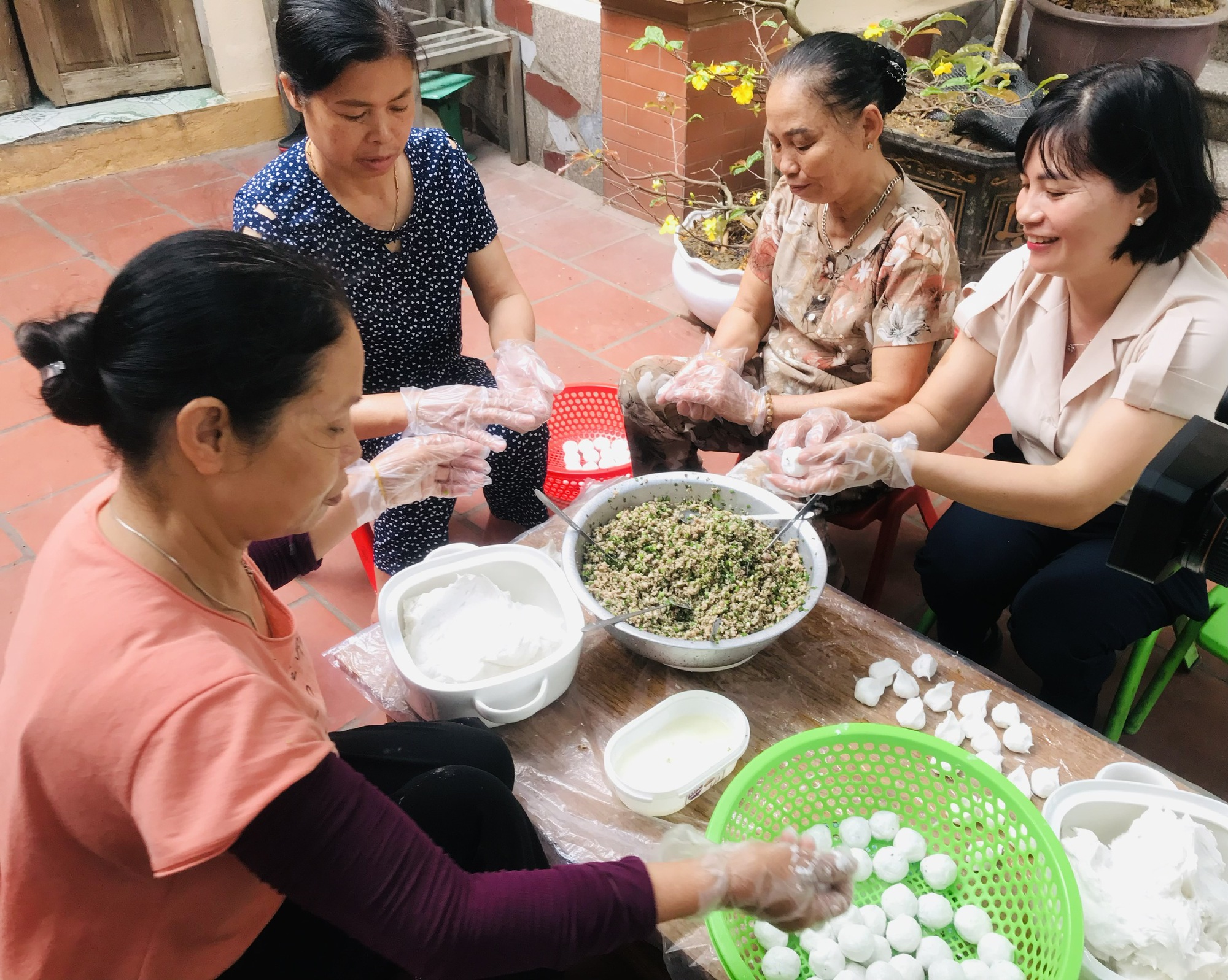 Vùng đất này ở Vĩnh Phúc, thứ bánh quê đặc sản có cái tên lạ ăn ngon cỡ nào mà gây thương nhớ thiết tha? - Ảnh 1.