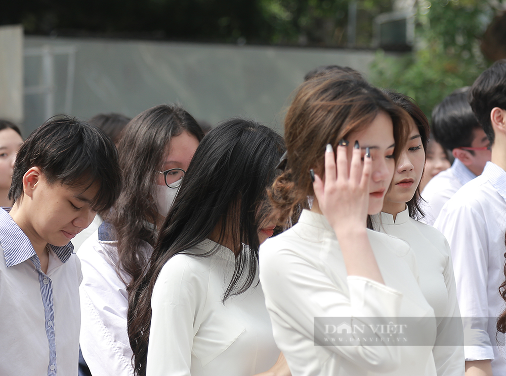 Nam sinh nói lời chia tay trong lễ bế giảng khiến toàn trường lặng người: Hay hơn văn mẫu - Ảnh 4.