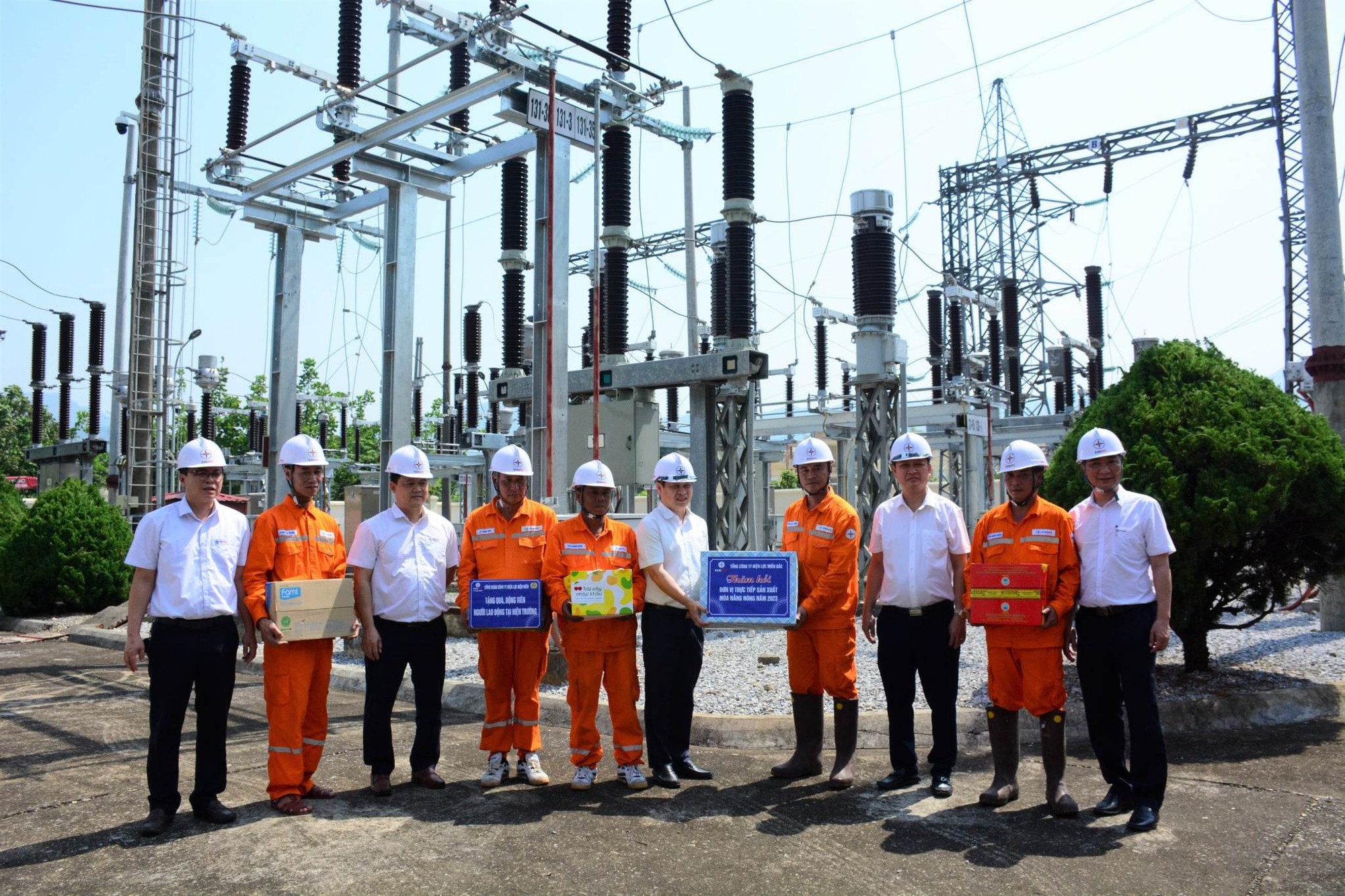 Tổng công ty Điện lực miền Bắc làm việc với lãnh đạo UBND tỉnh Điện Biên - Ảnh 2.