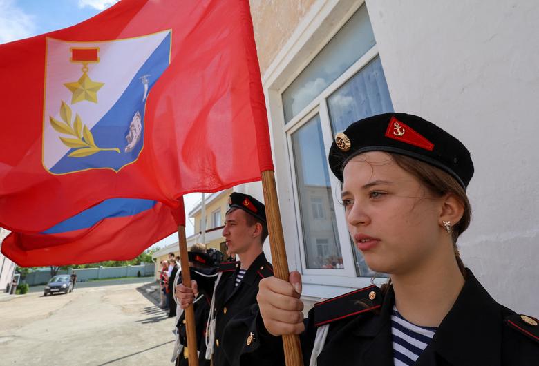 Giờ học quân sự ngoại khóa của trẻ em tại Crimea - Ảnh 9.