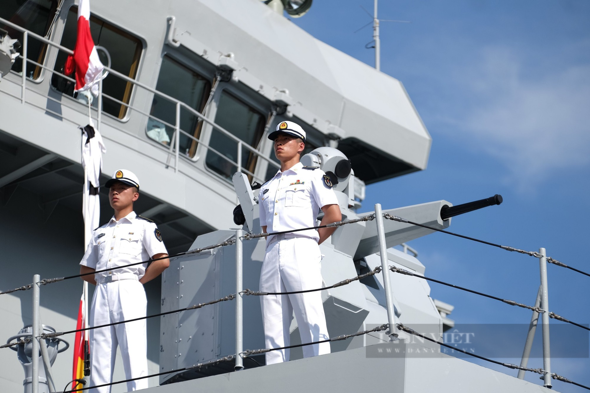 Ngắm tàu Hải quân Trung Quốc thăm xã giao Đà Nẵng - Ảnh 2.