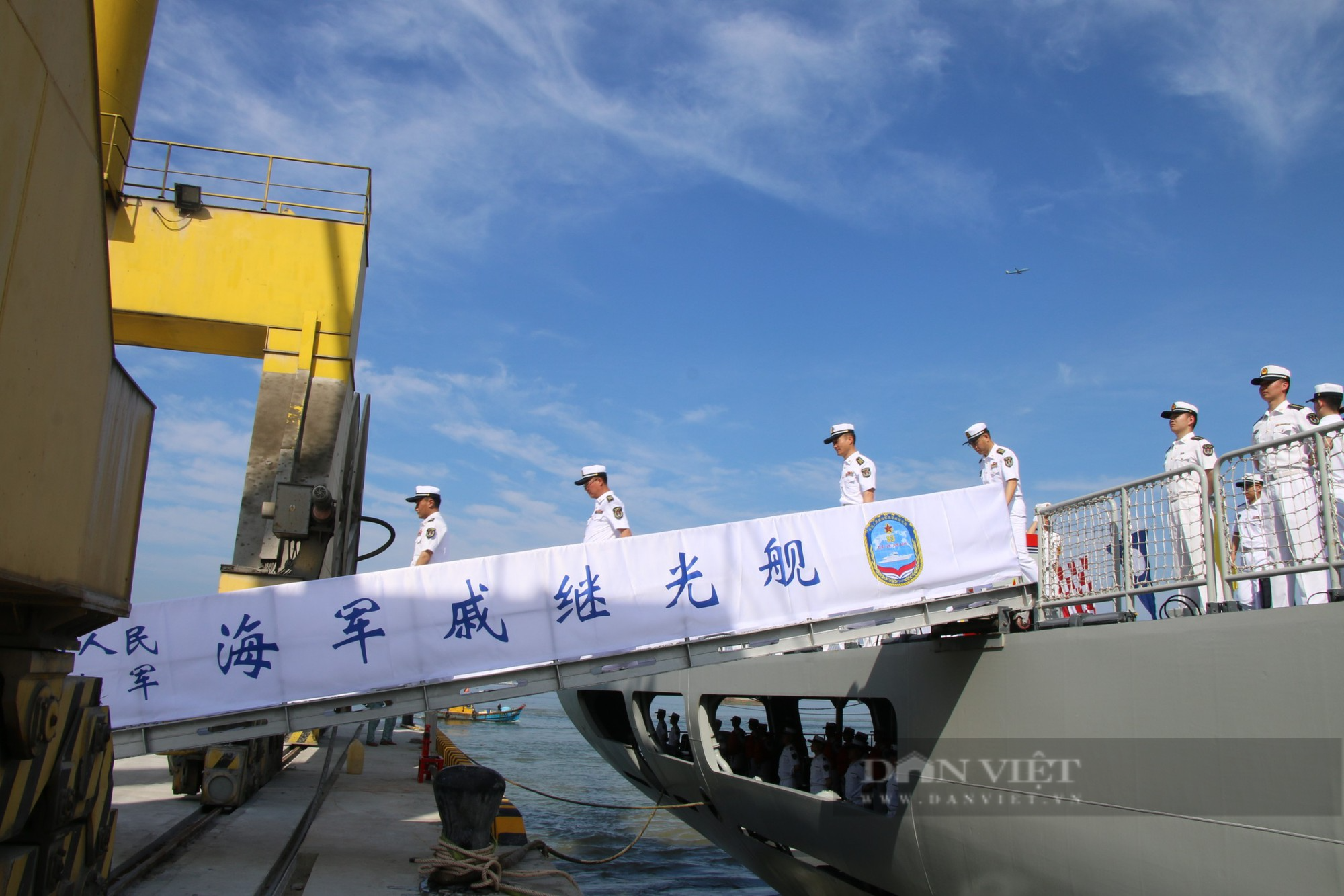 Ngắm tàu Hải quân Trung Quốc thăm xã giao Đà Nẵng - Ảnh 3.