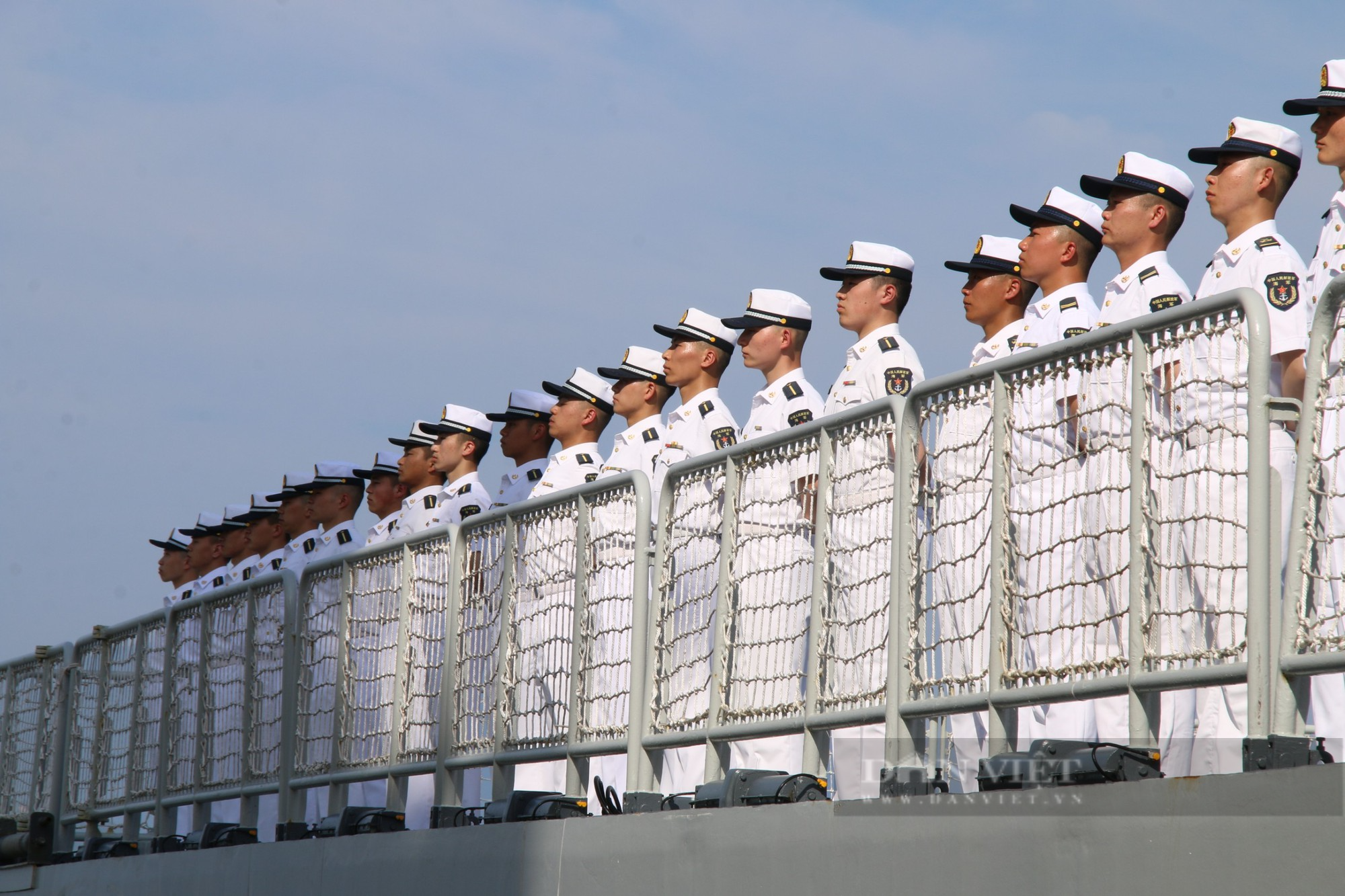 Ngắm tàu Hải quân Trung Quốc thăm xã giao Đà Nẵng - Ảnh 4.