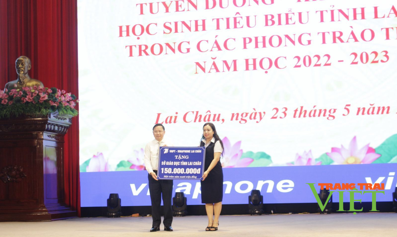 Lai Châu: Khen thưởng 190 học sinh tiêu biểu - Ảnh 2.