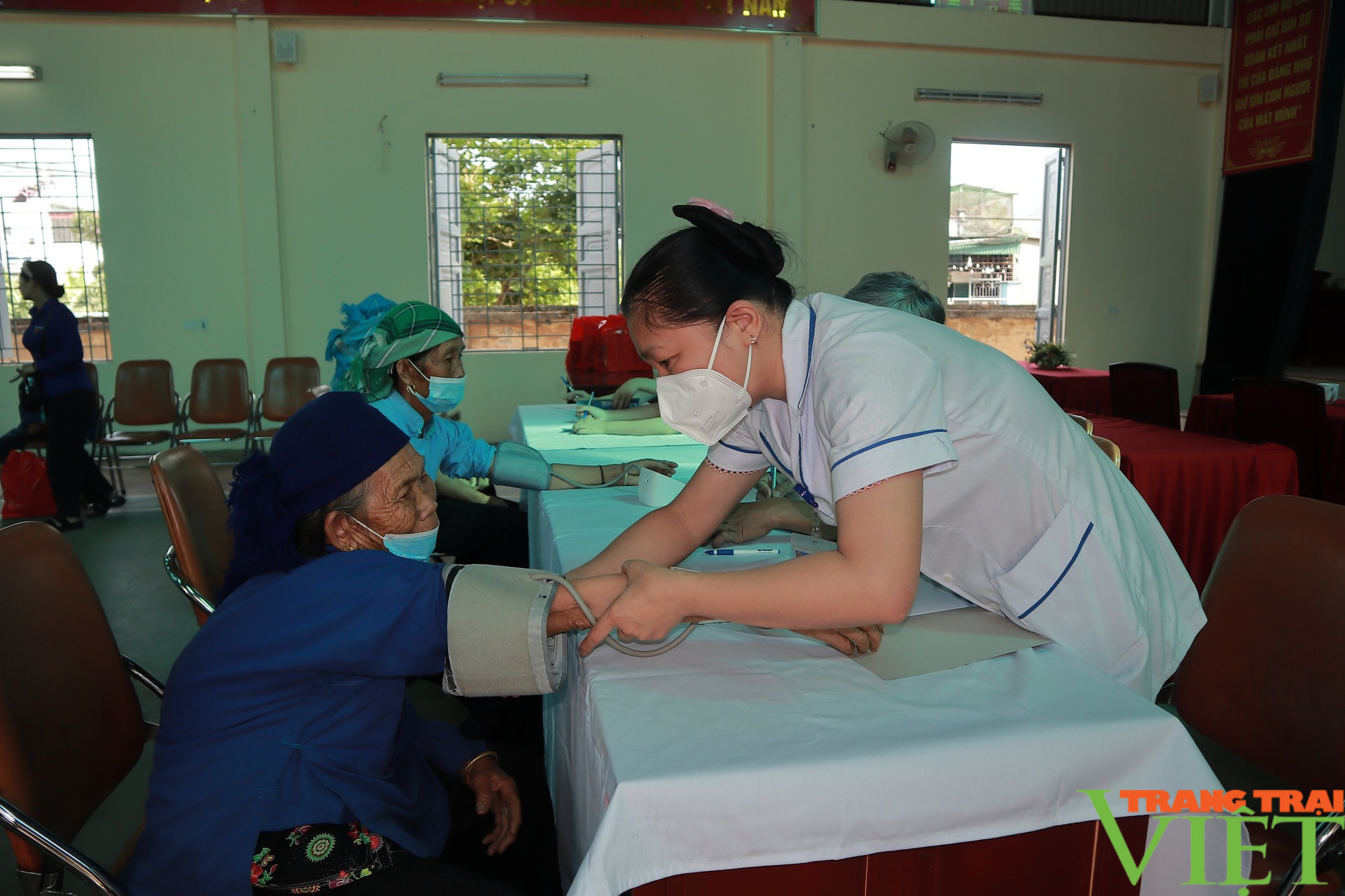Lai Châu: Ngày hội Thầy thuốc trẻ tình nguyện vì sức khỏe cộng đồng - Ảnh 2.
