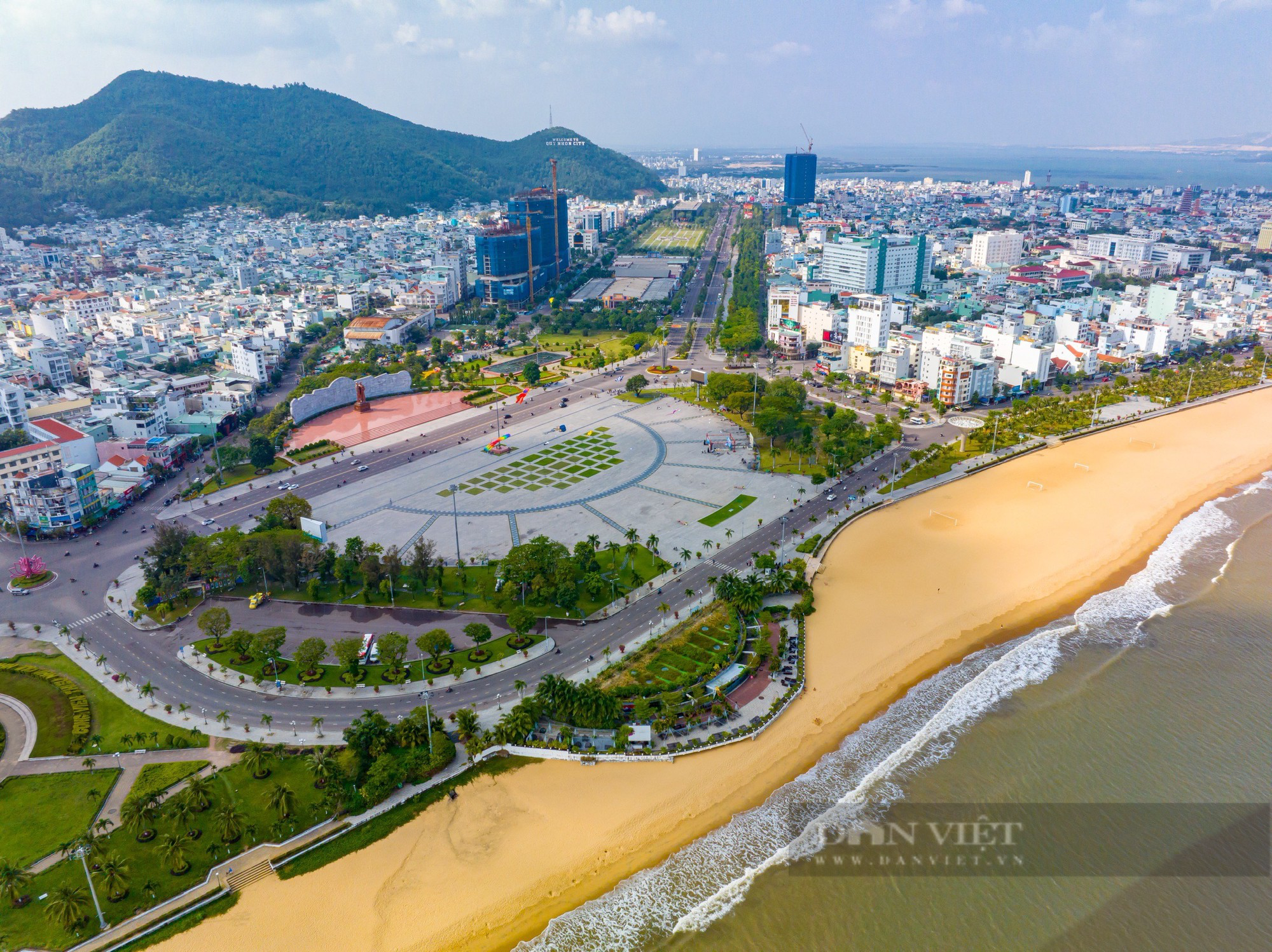 Khác biệt 'không rào chắn, không gian xanh' biển Quy Nhơn - Ảnh 1.