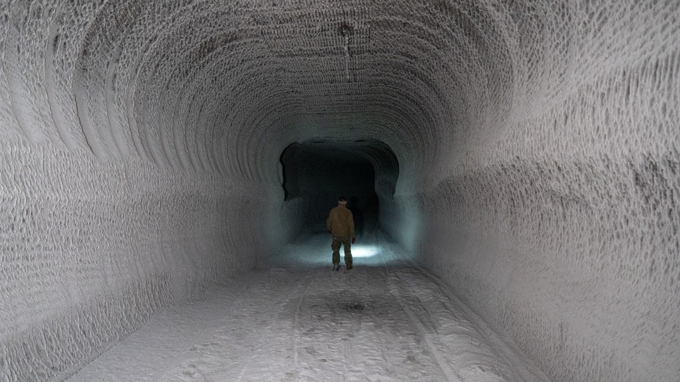 'Sốc tận óc' với mạng lưới đường hầm khổng lồ lính Wagner vừa chiếm được từ quân đội Ukraine - Ảnh 1.