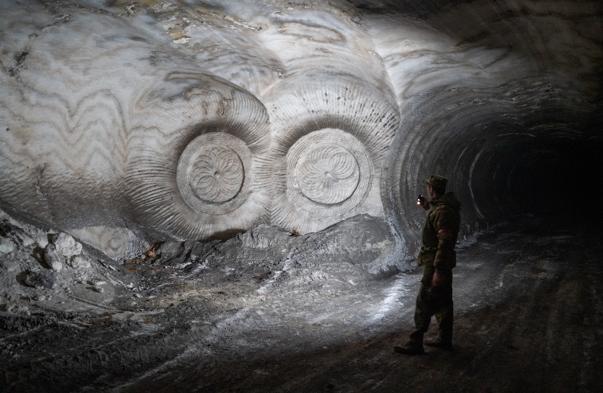 'Sốc tận óc' với mạng lưới đường hầm khổng lồ lính Wagner vừa chiếm được từ quân đội Ukraine - Ảnh 3.