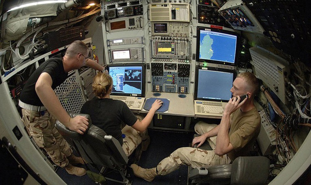 Cận cảnh siêu máy bay WC-135R chuyên &quot;đánh hơi&quot; hạt nhân của Mỹ - Ảnh 12.