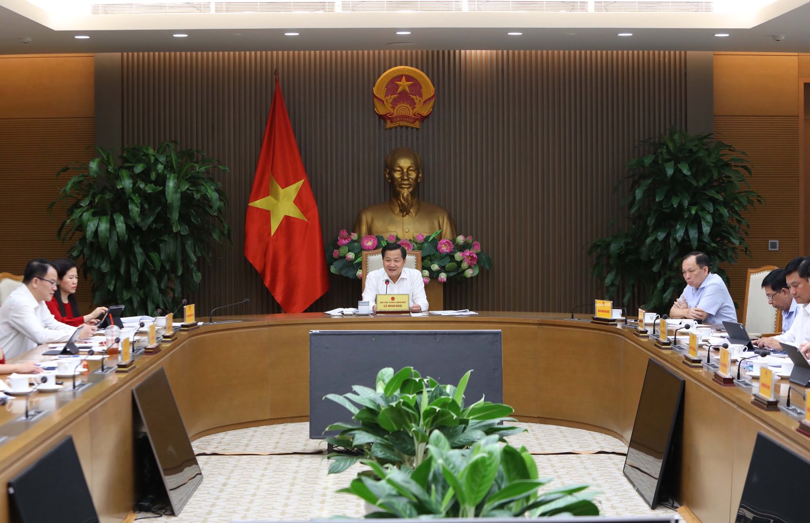 Phó Thủ tướng Lê Minh Khái: Đề nghị Ngân hàng Nhà nước &quot;phải phản ứng chính sách nhanh hơn&quot; - Ảnh 1.