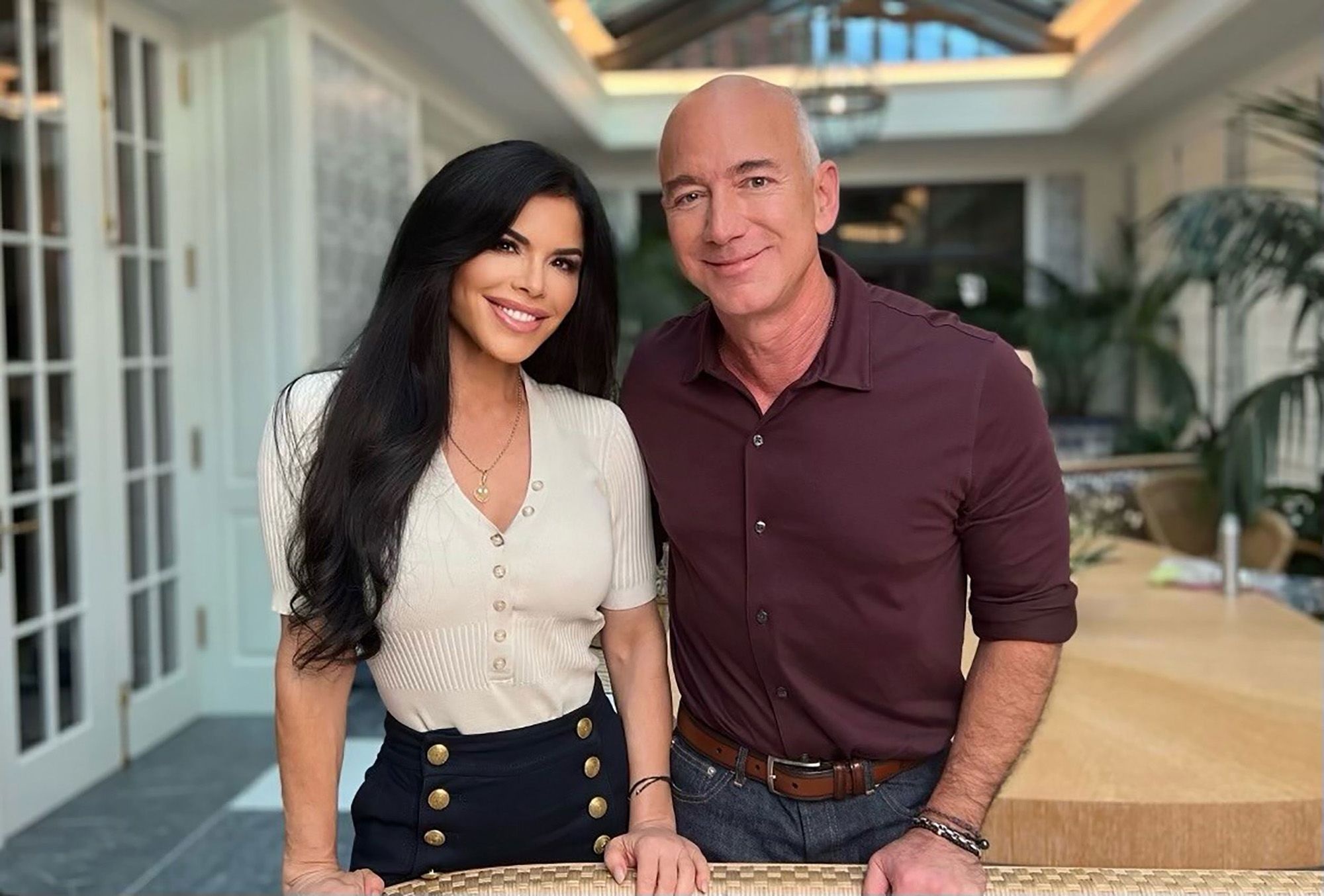 Bạn gái tỷ phú Jeff Bezos tiết lộ cách 'giữ lửa' cho mối quan hệ - Ảnh 1.
