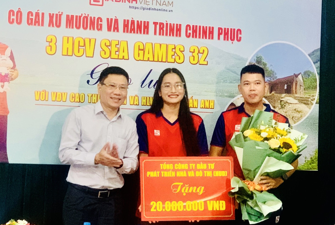 Tạp chí Gia đình Việt Nam và nhà tài trợ trao tặng 200 triệu đồng cho VĐV Cao Thị Duyên với  - Ảnh 5.