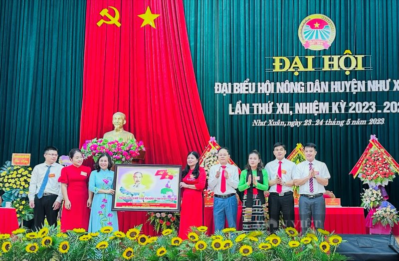 Thanh Hoá: Bà Lô Thị Diễn tái đắc cử Chủ tịch Hội Nông dân huyện Như Xuân  - Ảnh 3.