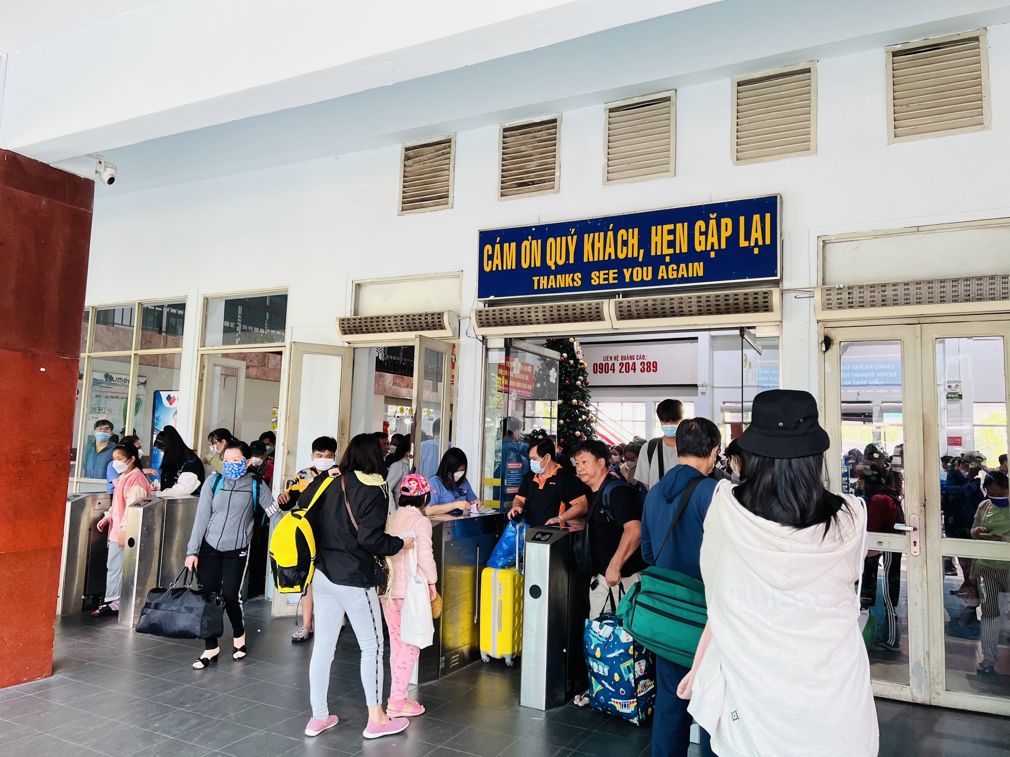 Khách đi tàu hoả dịp Tết Dương lịch dự báo tăng cao, ga Sài Gòn tiếp tục tăng tải phục vụ - Ảnh 3.