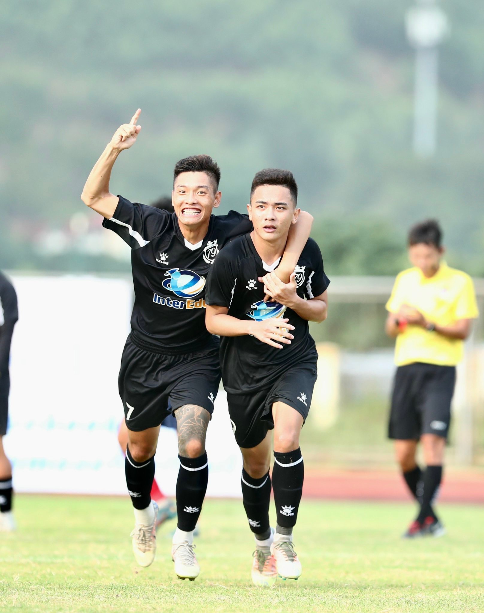 Khai mạc giải bóng đá hạng Nhì quốc gia, PVF vs Luxury Hạ Long chia điểm trong ngày đầu ra quân - Ảnh 9.