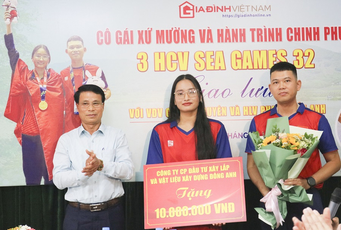 Tạp chí Gia đình Việt Nam và nhà tài trợ trao tặng 200 triệu đồng cho VĐV Cao Thị Duyên với  - Ảnh 6.