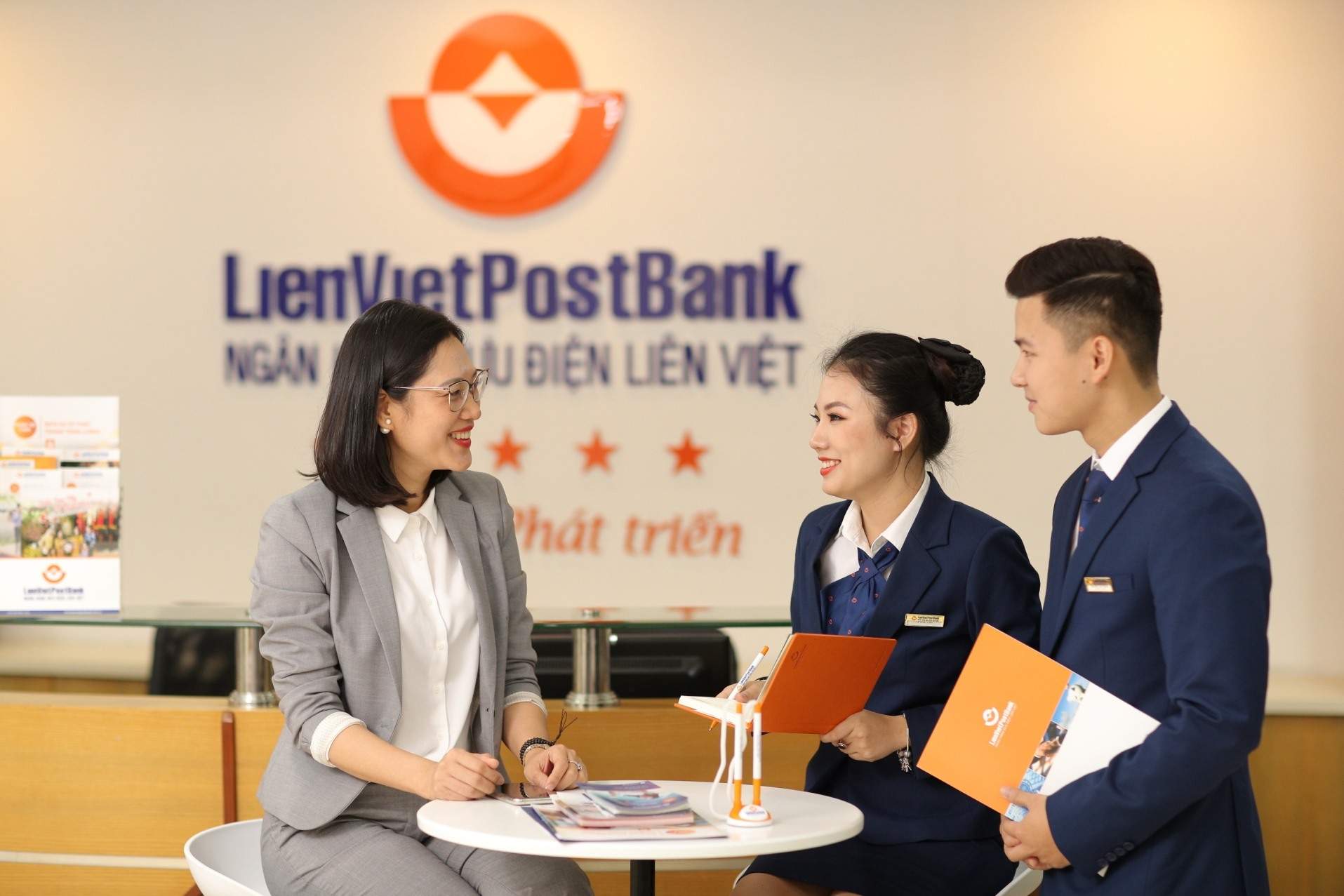 LPBank ra mắt sản phẩm vay siêu nhanh sản xuất kinh doanh trong 24h - Ảnh 1.