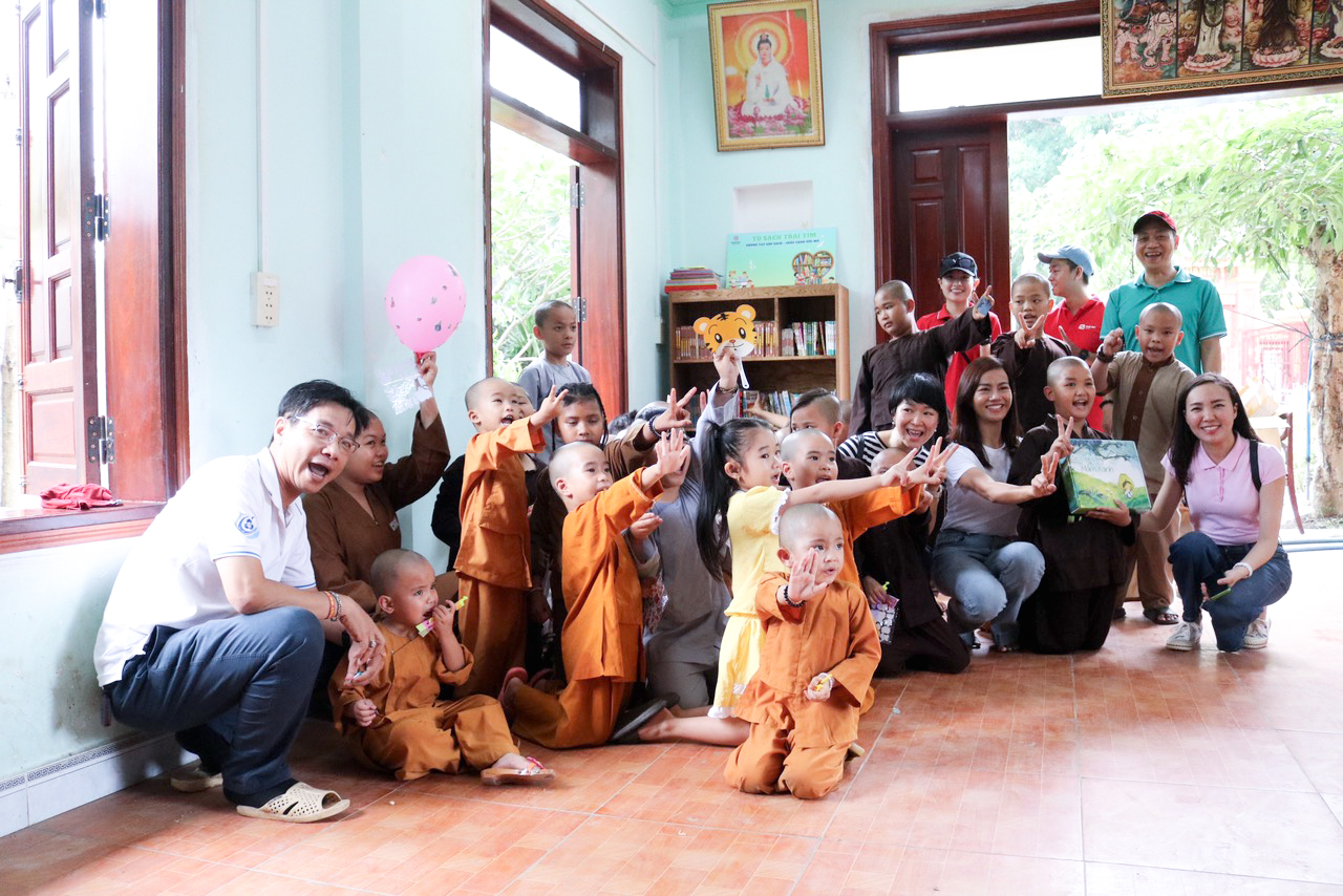 Phát Đạt: Hành trình yêu thương nhân dịp Quốc tế Thiếu nhi - Ảnh 3.