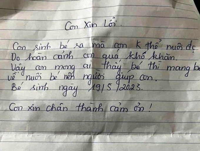 Bé trai sơ sinh bị bỏ lại dưới gầm cầu cùng lá thư viết vội ở Thái Bình - Ảnh 2.