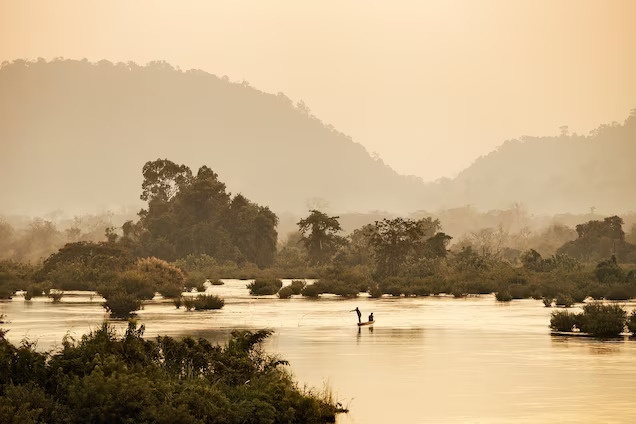 Cuộc sống bên bờ sông Mekong ở Lào đẹp và bình dị đến bất ngờ - Ảnh 8.