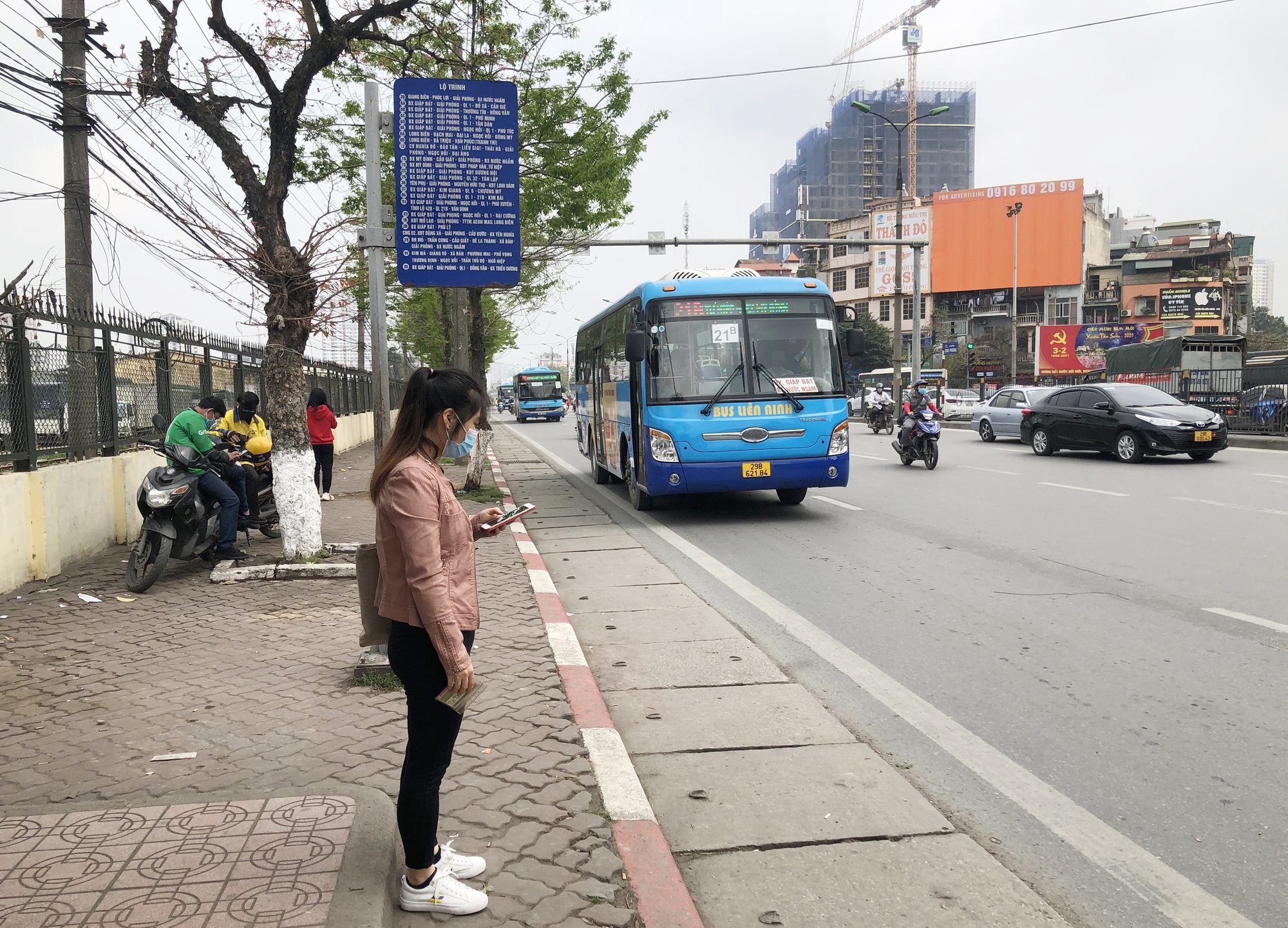 Ký ức Hà Nội: Chuyến xe buýt nên duyên vợ chồng - Ảnh 1.