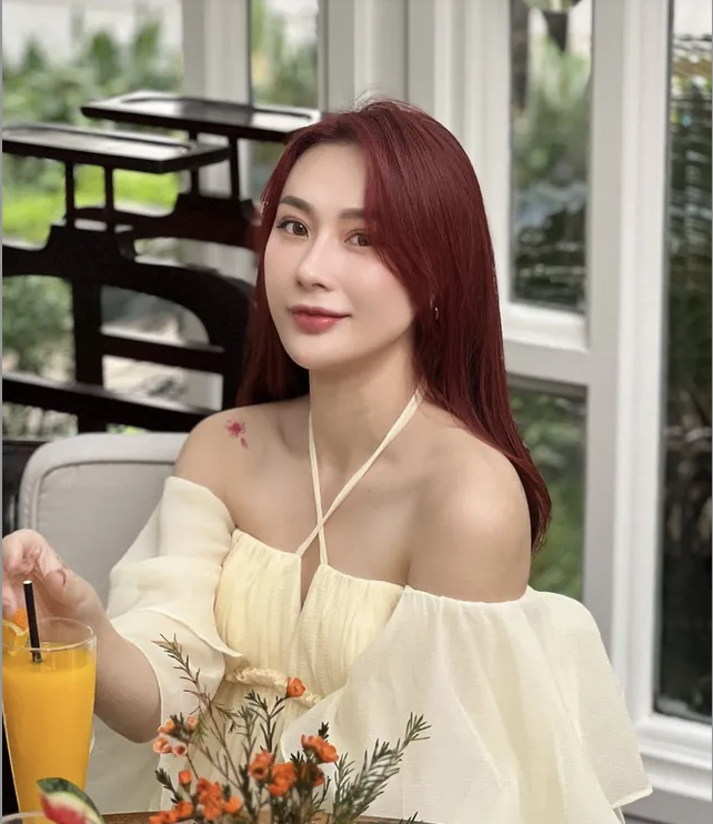 Bạn gái mới Vũ Văn Thanh: Làm ngân hàng, mặt xinh như Tiểu Vy, body nóng bỏng - Ảnh 8.
