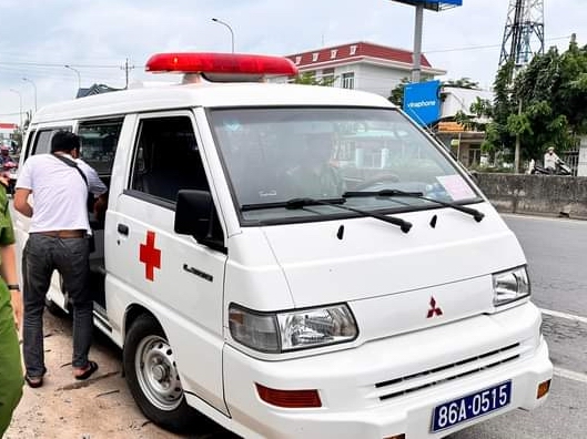 Bình Thuận: Điều tra nguyên nhân 1 người chết và 6 người nhập viện liên quan tai nạn giao thông  - Ảnh 1.