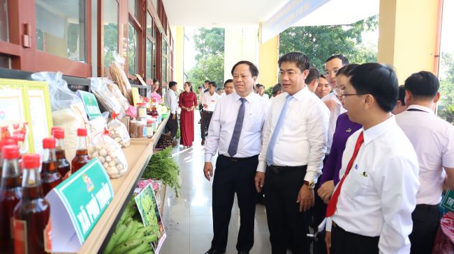 TT-Huế: Ông Mai Xuân Hóa tái đắc cử Chủ tịch Hội Nông dân huyện Phú Vang  - Ảnh 4.