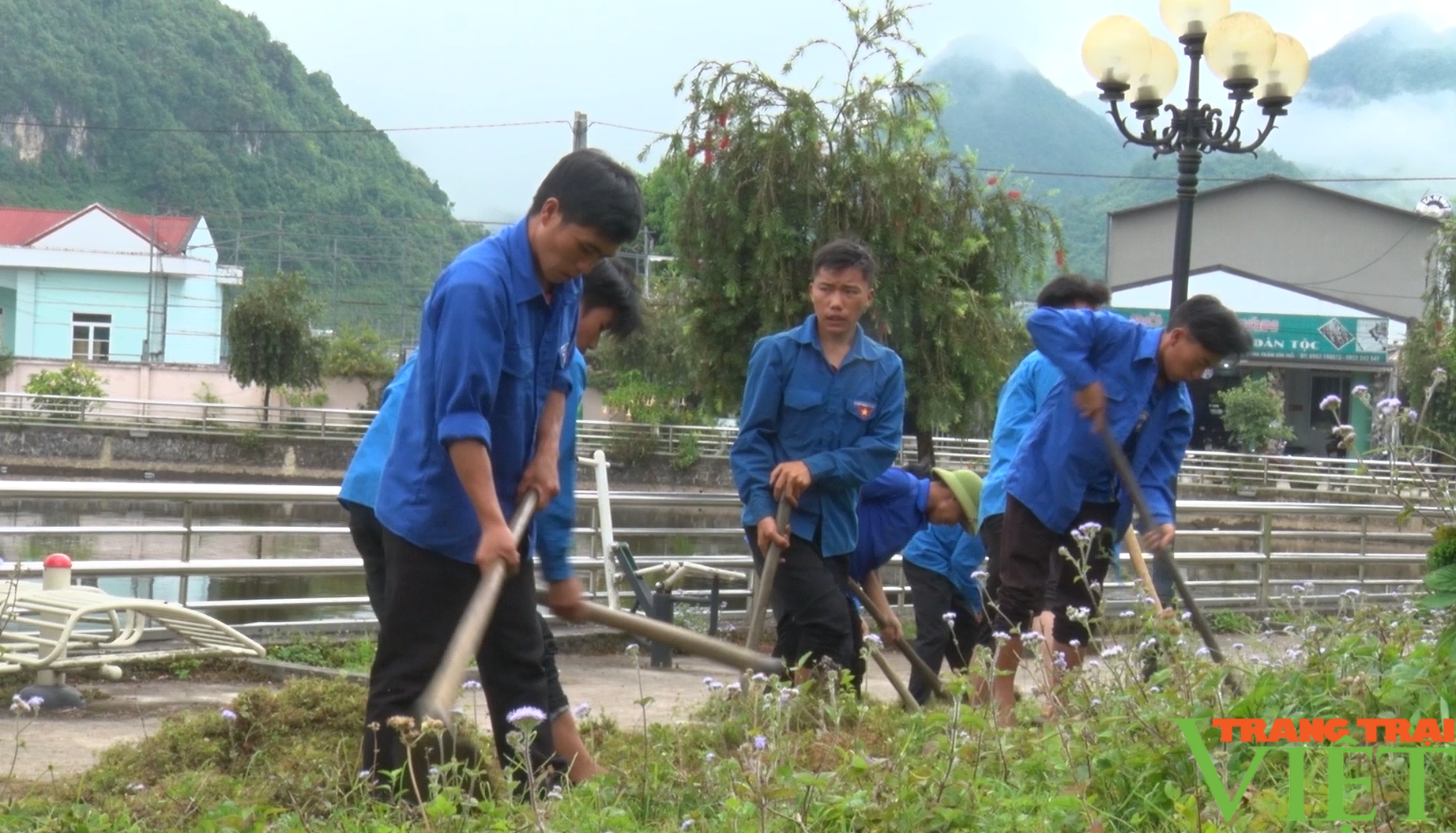 Tuổi trẻ vùng cao Sìn Hồ tích cực tham gia xây dựng nông thôn mới - Ảnh 4.