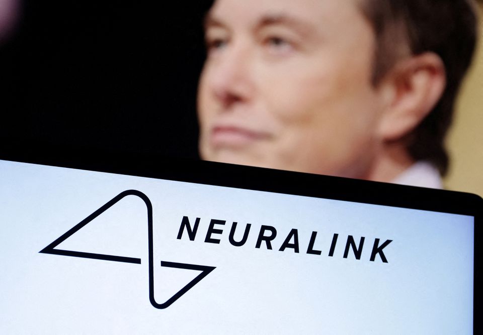 Tỷ phú Elon Musk thử nghiệm cấy chip vào não người chữa béo phì - Ảnh 1.