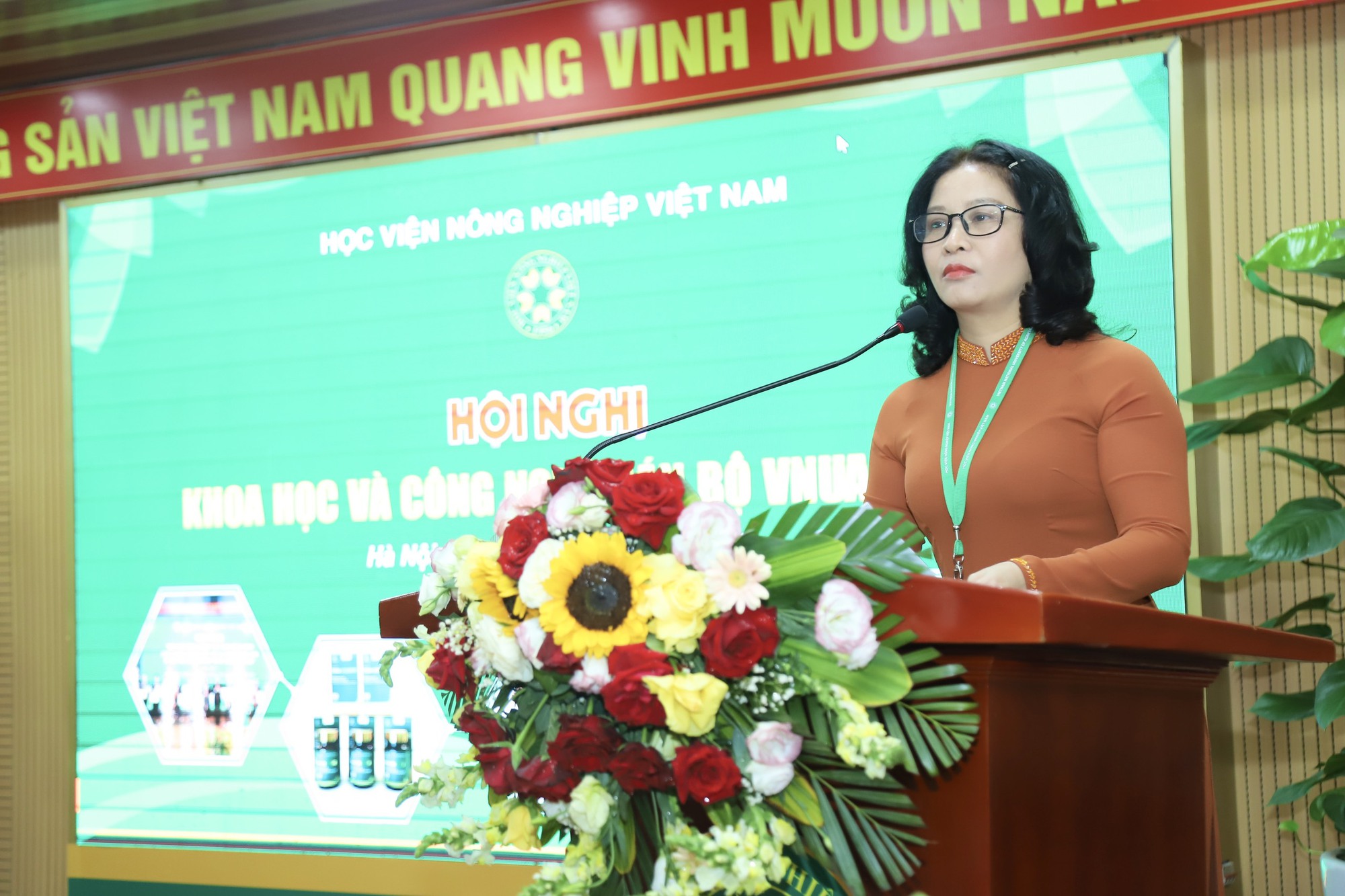 Giám đốc Học viện Nông nghiệp Việt Nam &quot;đặt hàng&quot; các nhóm nghiên cứu Học viện về các sản phẩm phục vụ nông nghiệp - Ảnh 4.