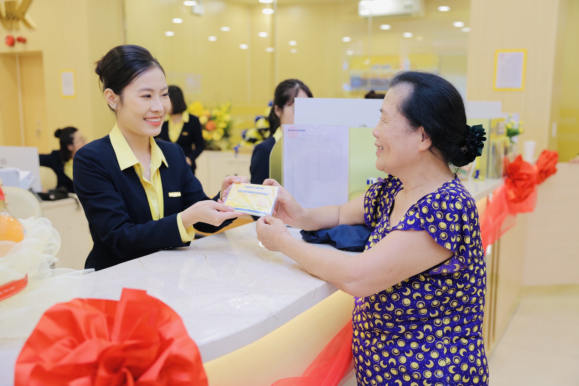 Nam A Bank hoàn thành chiến lược mở rộng mạng lưới năm 2023, nâng tổng số đơn vị kinh doanh lên gần 250 điểm - Ảnh 2.