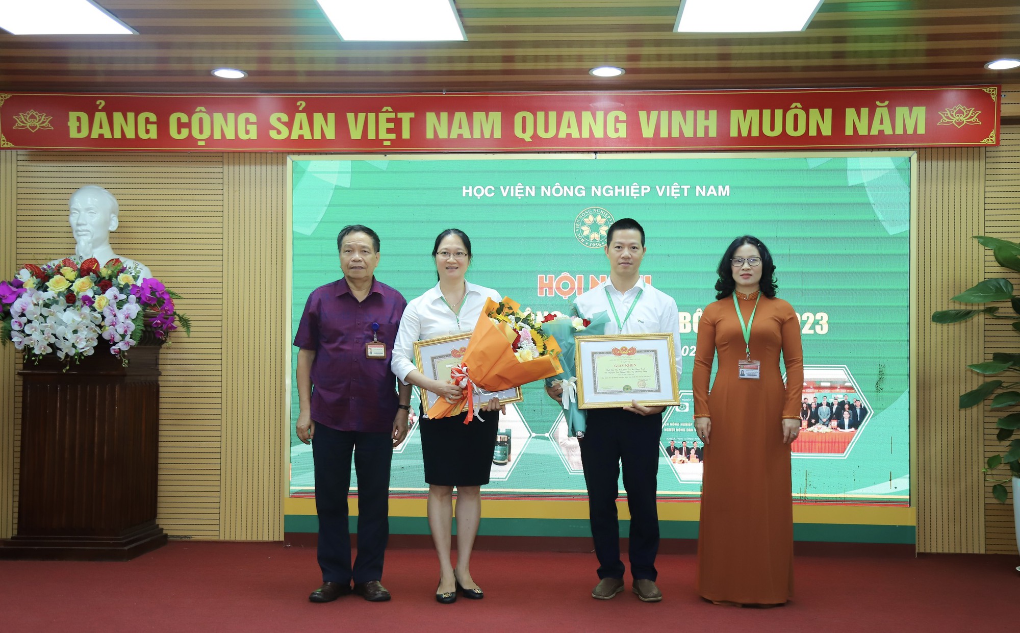 Giám đốc Học viện Nông nghiệp Việt Nam &quot;đặt hàng&quot; các nhóm nghiên cứu Học viện về các sản phẩm phục vụ nông nghiệp - Ảnh 1.
