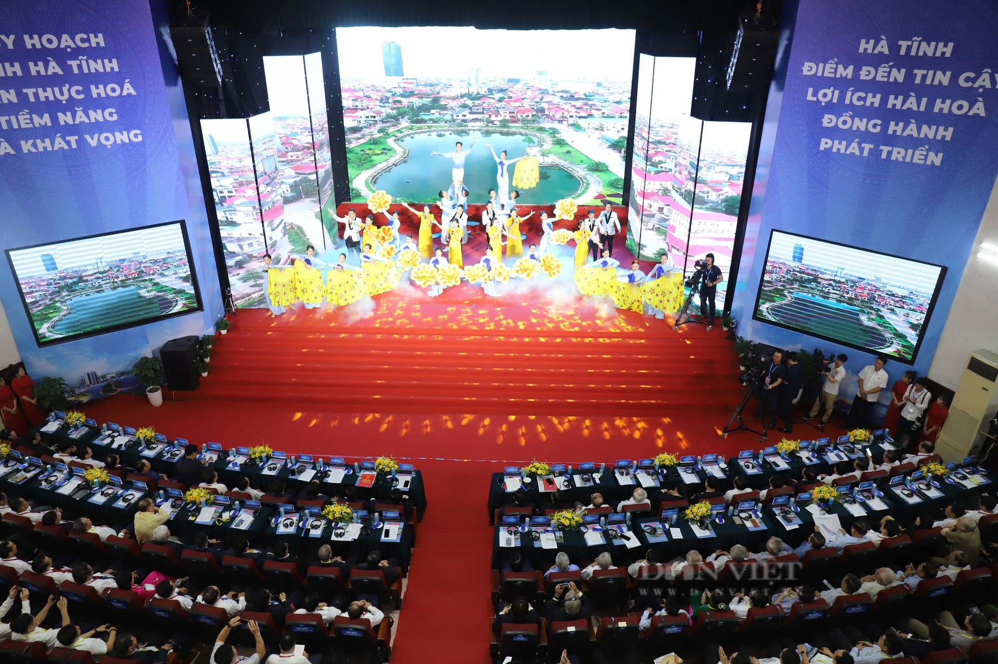 Ông Vương Đình Huệ tham dự Hội nghị công bố Quy hoạch và xúc tiến đầu tư vào Hà Tĩnh - Ảnh 2.